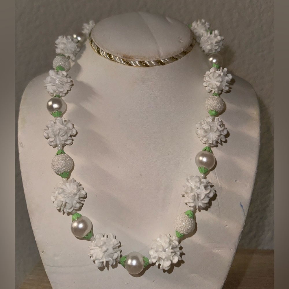Vintage White & Green Flower/Pearl Necklace